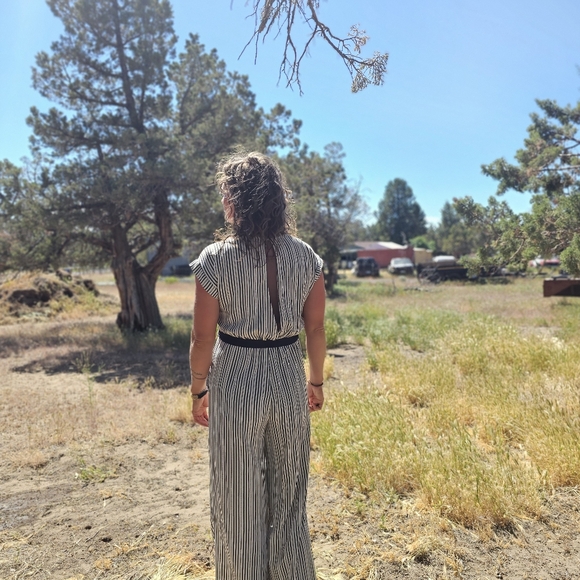 Jumpsuit with belt - Picture 6 of 6